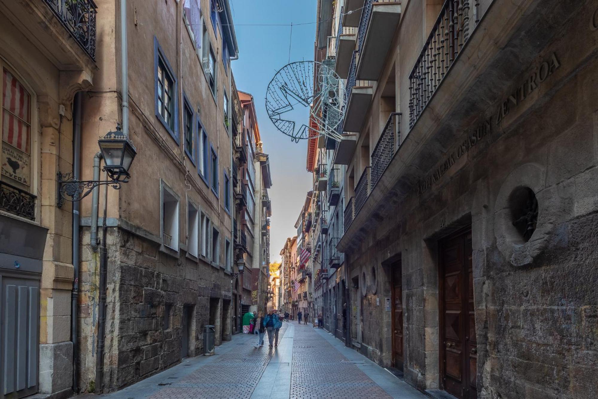 Apartamento Centrico Casco Viejo Bilbao Eksteriør billede