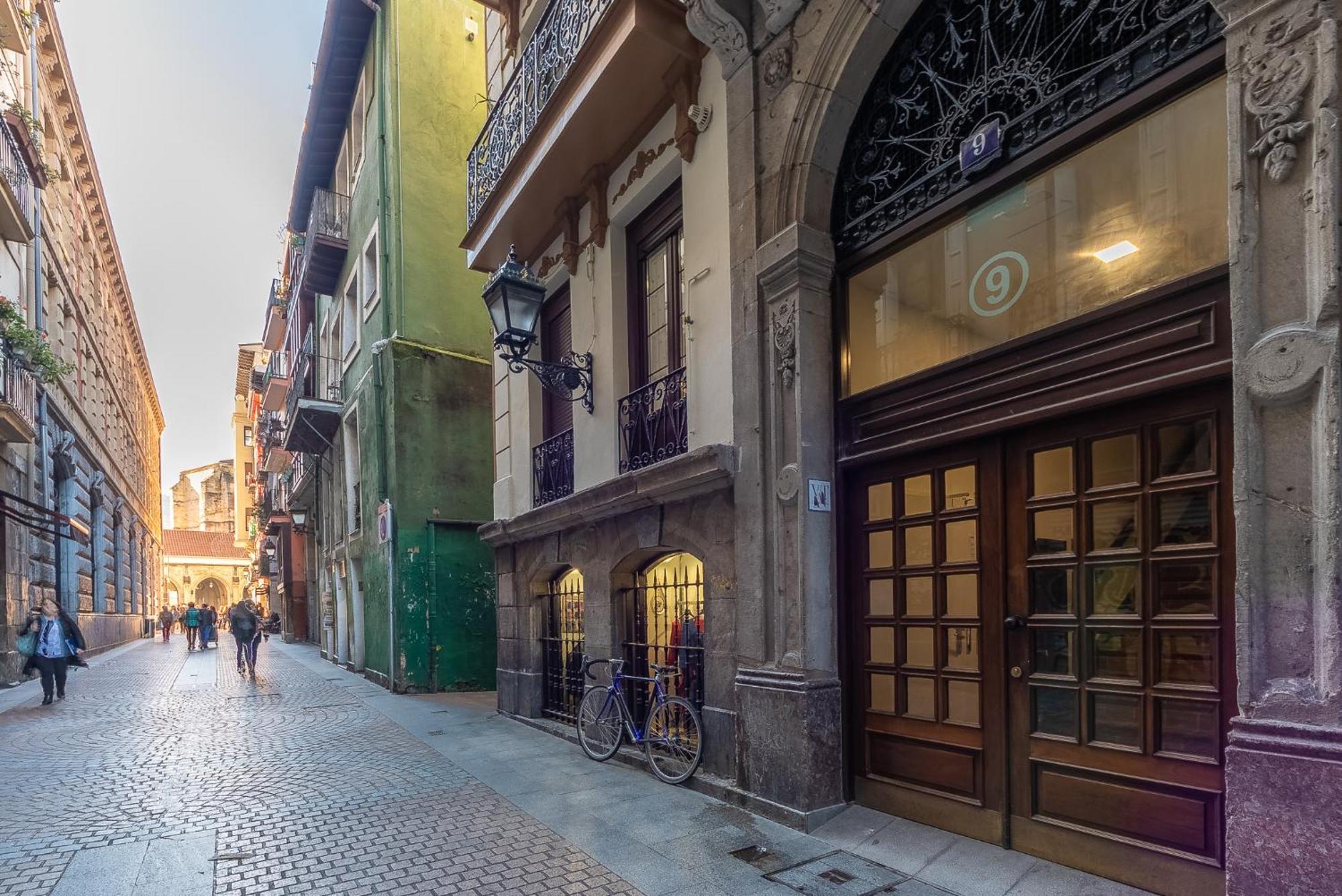 Apartamento Centrico Casco Viejo Bilbao Eksteriør billede